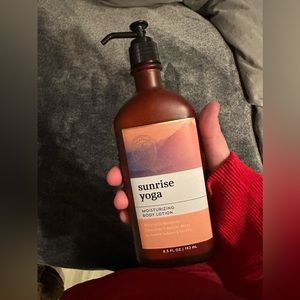 Bath & Body Works - Moisturizing Body Lotion - Aromatherapy